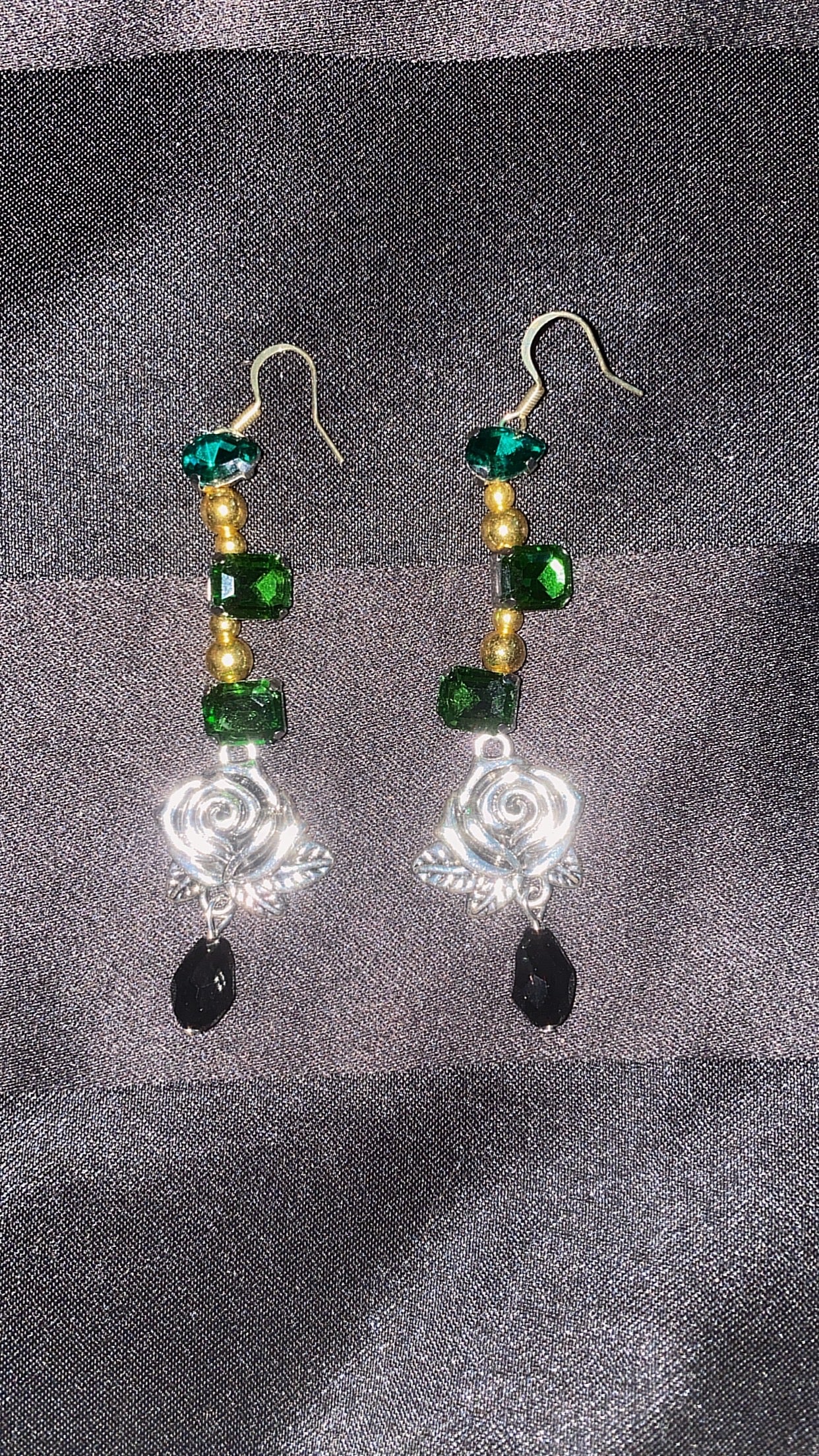 Emerald Rose Thorn Dangled Earrings